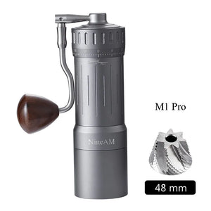 Molino de Café Manual NineAM M1/Pro 2024 – Muelas Cónicas de Acero Inoxidable de 48 mm con Cuerpo de Aluminio y Madera de Nogal